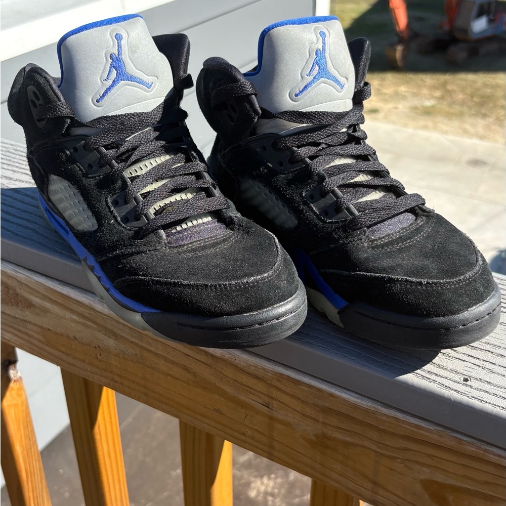 Jordan Sneakers in Black and Blue